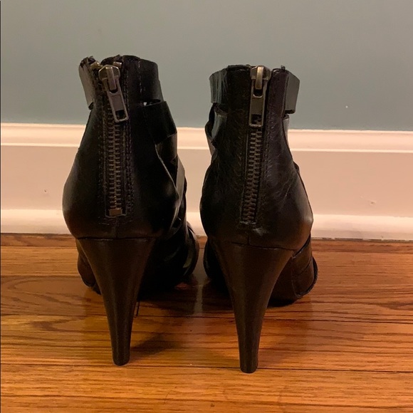 Nine West Women’s Leather Heels Size 8 - Picture 3 of 5